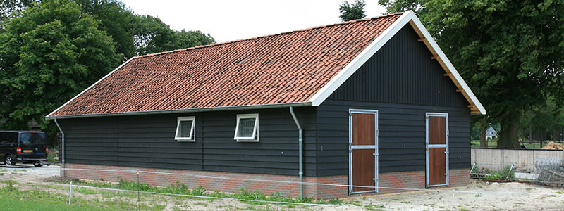 Houten paardenstal Houtbouw - paardenstal van hout