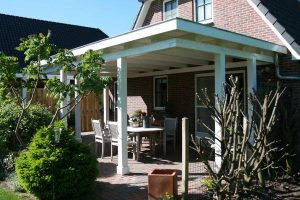 aangebouwde veranda in Bergum