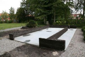 cape cod garage met betonvloer in Kollum